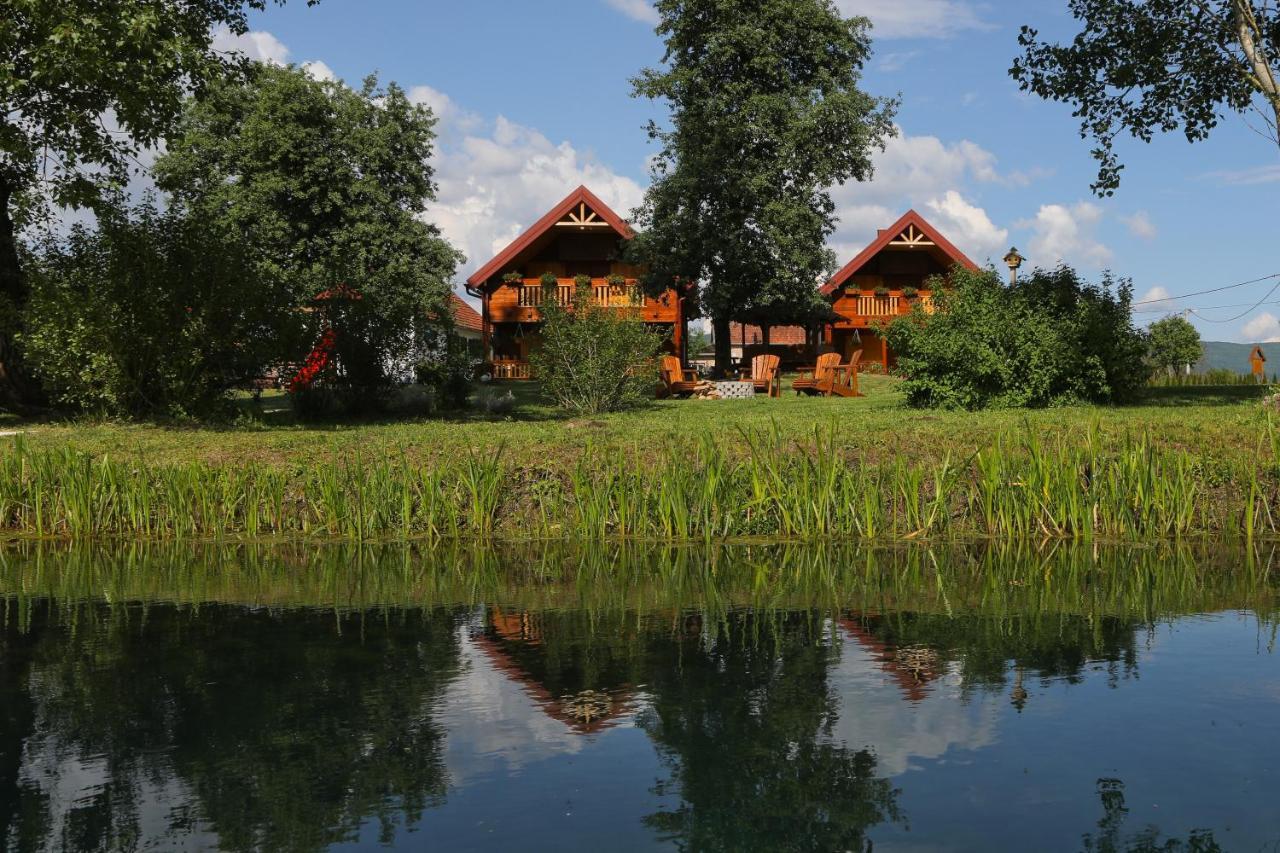 Riverside Apartments Otocsán Kültér fotó