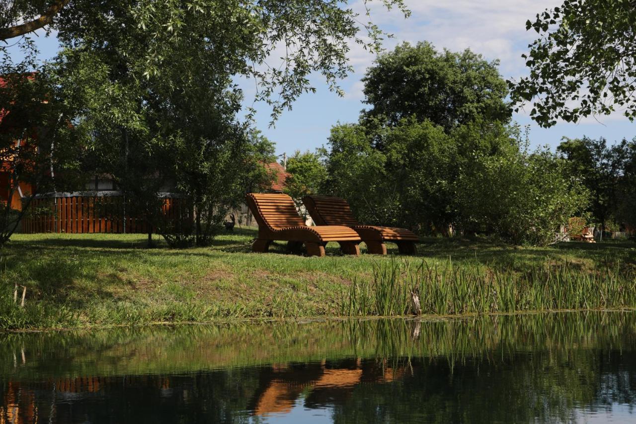 Riverside Apartments Otocsán Kültér fotó